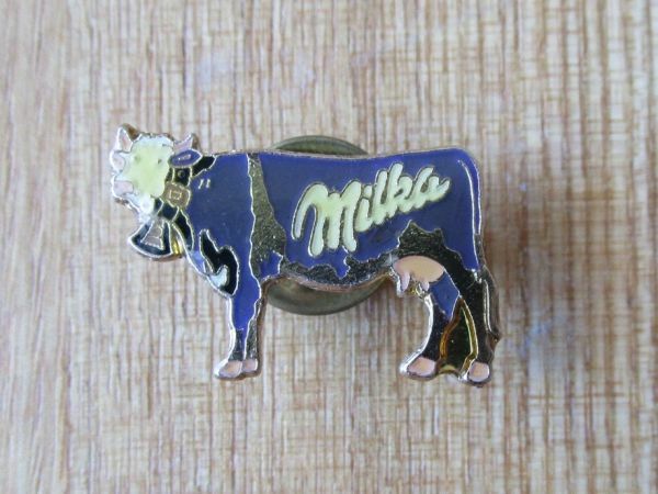 古い ピンバッジ : 牛 MILKA 広告 ウシ ビーフ 動物 アニマル ピンズ #W
