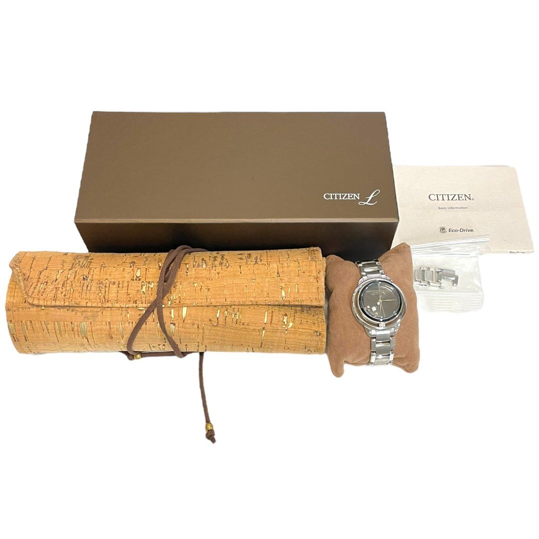 【ほぼ未使用品】CITIZEN シチズン エル エコドライブ EW5529-80E B036-S112451 ダイヤモンド入 レディース 電波ソーラー コマ有 L35743RE