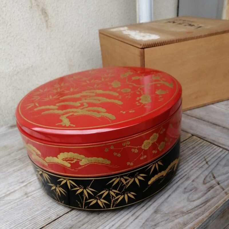 重箱　丸重箱　松竹梅　沈金蒔絵　二段重　木製　漆器　木箱　美品