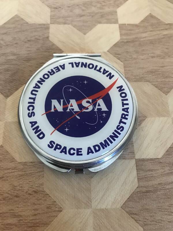 中古品 NASA　ハンドミラー 2302m55