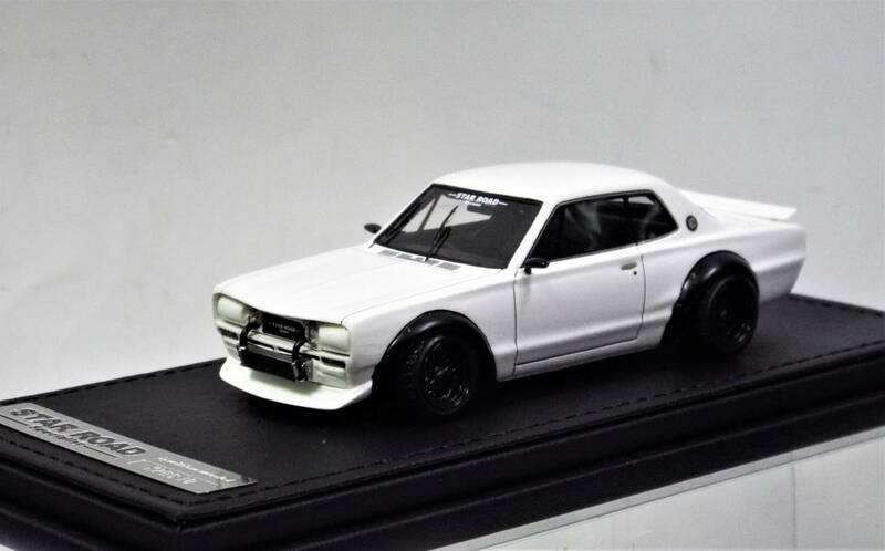 【イグニッションモデル】1/43 日産スカイライン 2000 GT-R(KPGC10) 2ドアHT STAR ROAD（通称 ハコスカ)ホワイトのレジン製ミニカー