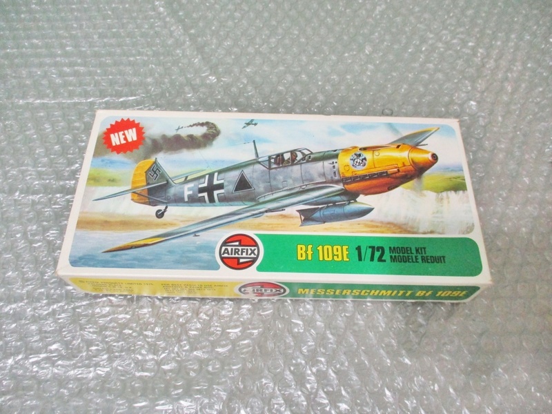 プラモデル エアーフィックス AIRFIX 1/72 メッサーシュミット Bf 109E Messerschmitt ドイツ戦闘機 未組み立て 昔のプラモ