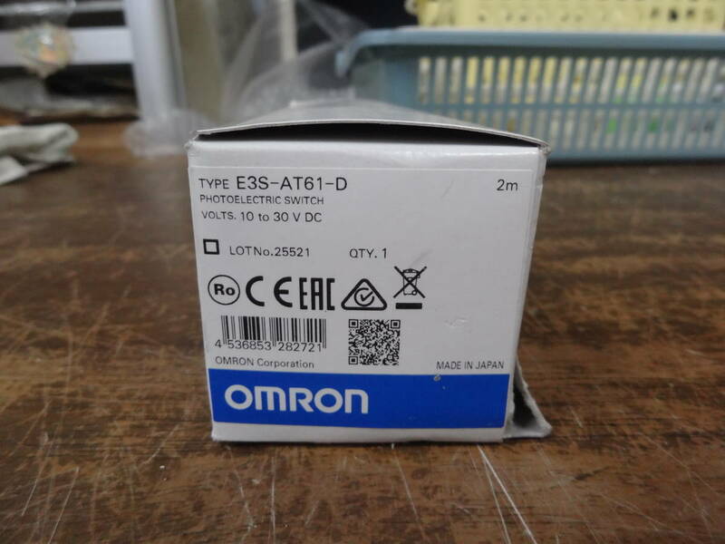 たぶん 未使用 omron オムロン　E3S-AT61 -D　アンプ内蔵光電センサ