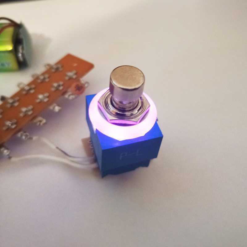 LED付き 3PDT フットスイッチ 紫 FootSwitch Purple