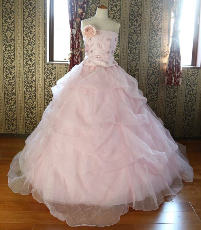 希少な大きいサイズessai高級ウエディングドレス13号15号17号LL~4Lサイズ淡いピンクのカラードレス