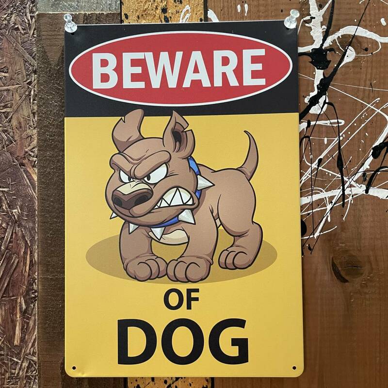 新品 壁掛けプレート 猛犬注意 警告版 犬に注意 防犯対策 危険 強盗 番犬 狂犬 犯罪 泥棒 メタル 金属パネル 壁飾り インテリア ブリキ看板