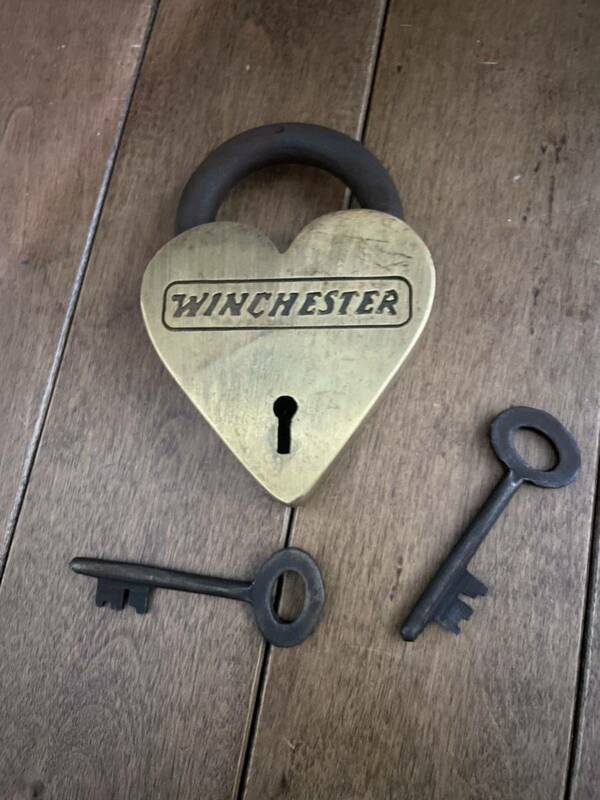 winchester ウィンチェスター ハート 鍵 キー ビンテージ 加工 hotrod ホットロッド アンティーク 錆 サビ コレクション サイン 看板