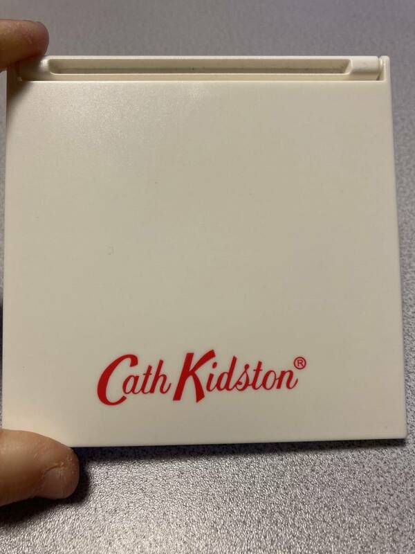 コンパクトミラー　キャスキッドソン　Cath Kidston 　花柄　折りたたみ鏡　ミラー　コンパクト　白　ホワイト