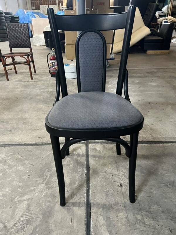 中古品 レトロチェア 1脚 業務用 店舗家具 群馬 木製椅子 黒色