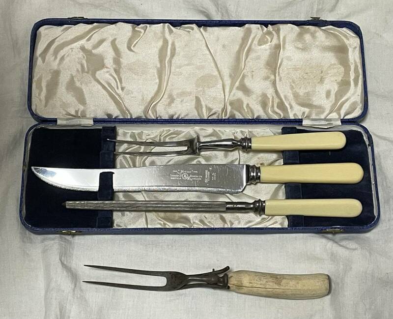 Sanders and Bowers Limited Carving Set - Sheffield, England　ヴィンテージ　カーピングナイフセット＋フォーク