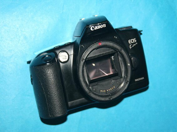 ★ 売り切り出品！きれいな完動品！★ Canon 初代 キャノン EOS Kiss ブラック ボディ ※ フィルム一眼レフ 入門用にお勧め！EB2509