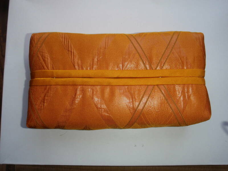 ティッシュボックスカバー　レトロ袋帯リメイク　シルク　橙　手作り品　