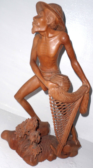 sw0200◆世界の民芸◆バリ木彫 漁師像 h39㎝