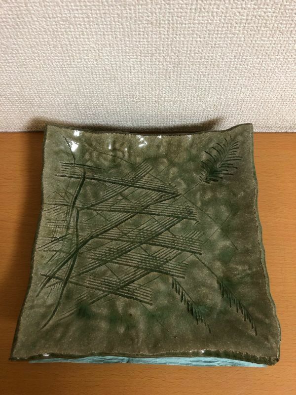 【未使用品】正角皿 四足 23cm 作家不明(陶印有) 四角/盛皿/大皿