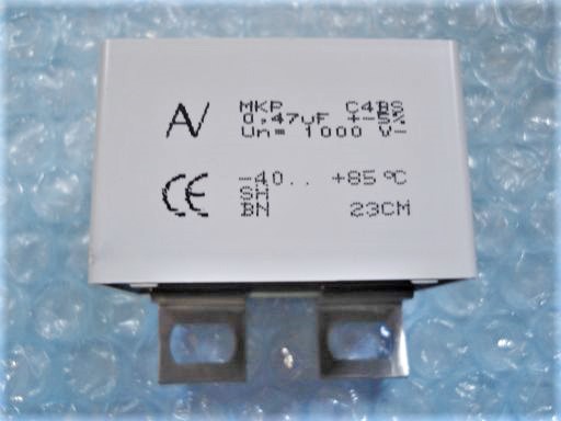 P0043　KEMET　C4BSシリーズ　ポリプロピレン　フィルムコンデンサ　0.47μF(470nF)±5% 　1 kV 　1個