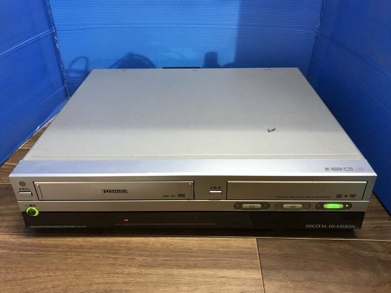 東芝 RD-XV81 VHS/HDD/DVDレコーダー 中古品B-6752