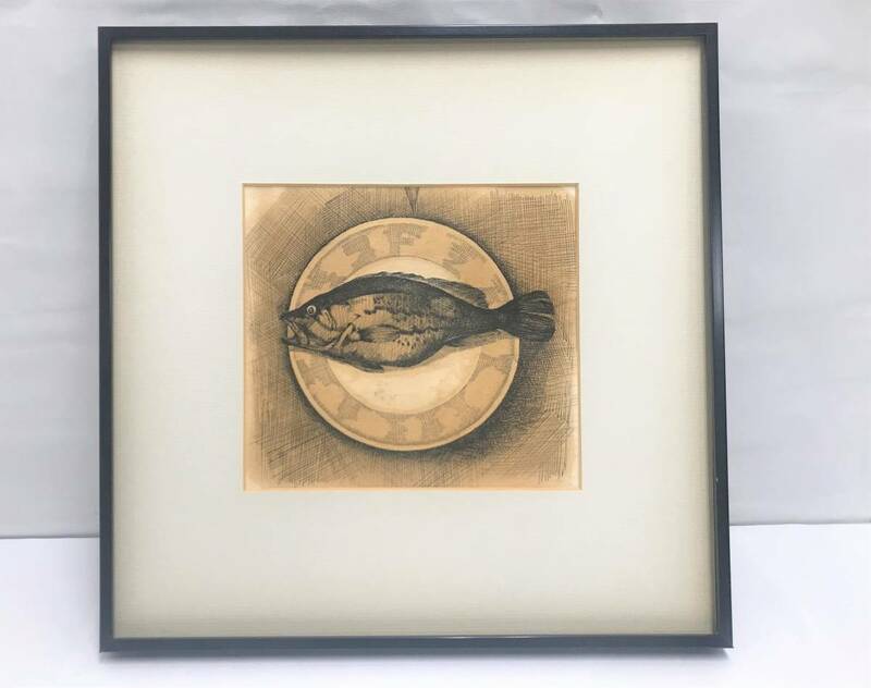 TM/ 西八郎 水彩画 仮題名 魚と皿　自由美術家協会員　画寸約20×19cm　額寸約30.5×30.5×2.7cm　0226-01