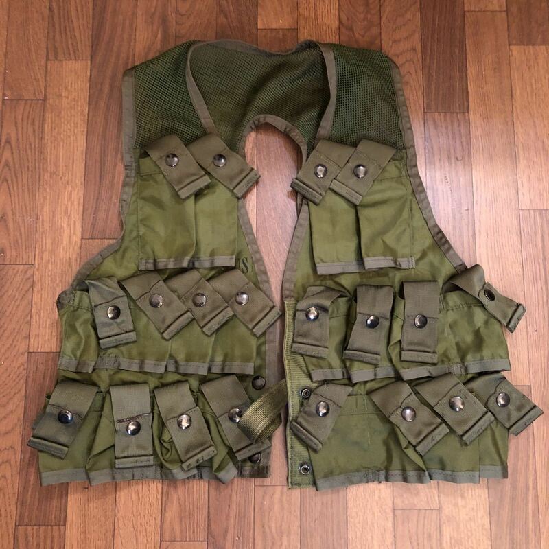 ★【軍放出品 】★サバゲー★military★本格派 アーミー部分メッシュベストカーキグリーン S（M）サイズ調整可