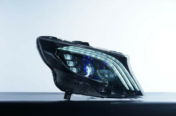 ベンツ Vクラス　W447　V220　2015年-　右ハンドル用 　 LEDヘッドランプ ヘッドライト　サイド2P　流れるウインカー　 外装カスタム
