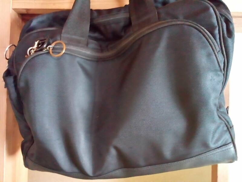 【UNIQLO】『DIME×ユニクロコラボレーションシリーズVol.10ブリーフケース』機能的なポケットでキレイに整理　ビジネスバッグ　鞄　かばん