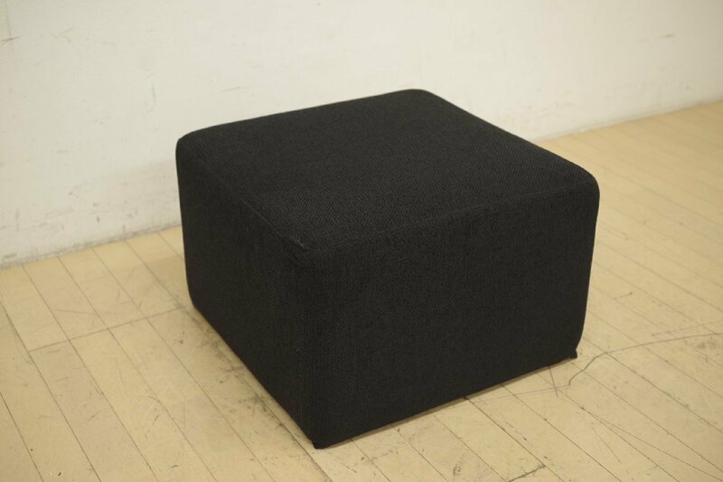 モデルルーム展示品 フクラ HUKLA オットマン N 111A スツール イス 椅子 腰掛け モダン シンプル 黒 ブラック 幅56cm