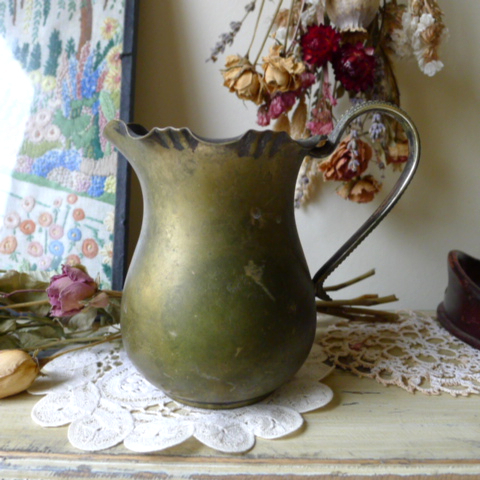 英国雑貨 アンティーク 真鍮製 JUG ピッチャー 花瓶 インテリア フランスブロカント/イギリスビンテージ 雑貨ディスプレイ 撮影用 365 
