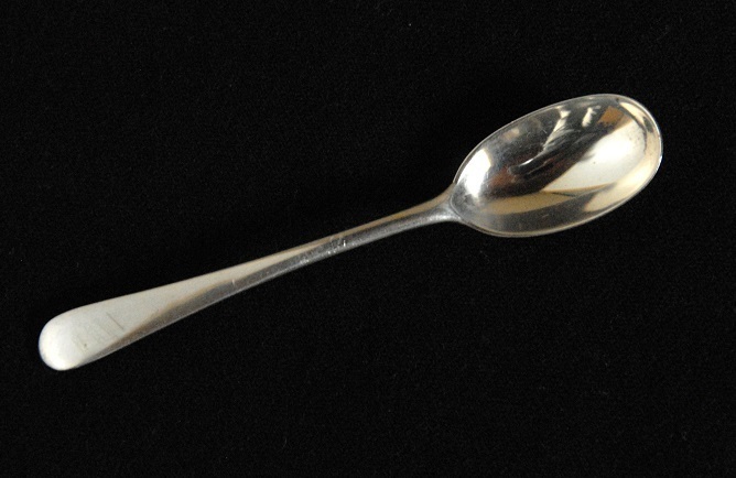 アンティーク　１７９９年 純銀製 ジョージアンのエッグスプーン(i21)【郵パック　送料無料】