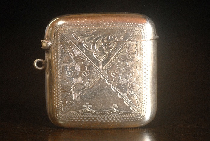 アンティーク　1913年　純銀製、細工の素敵なマッチケース(n-40)【郵パック発送　送料無料】