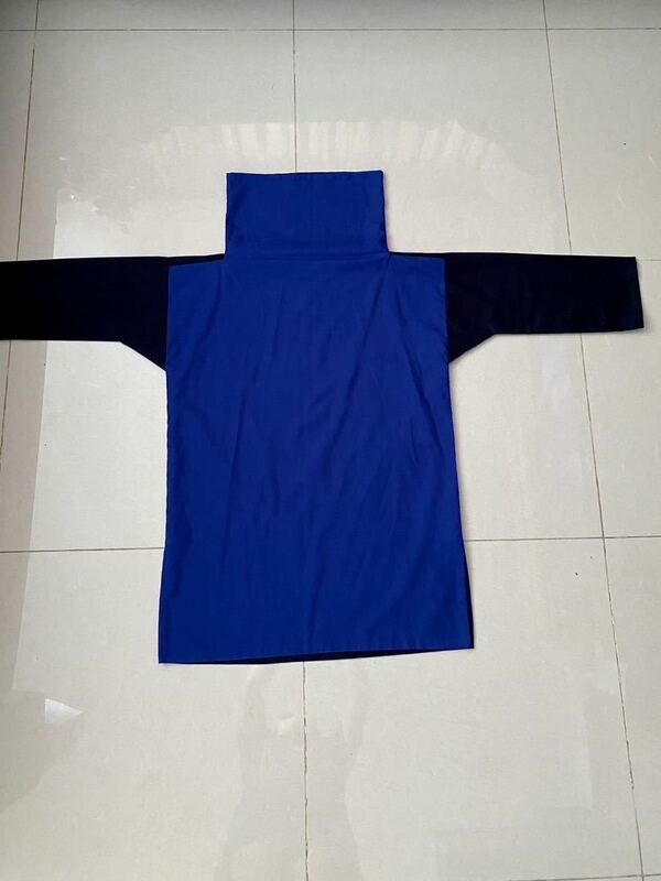 ISSEYMIYAKE イッセイミヤケ　132.5 長袖シャツ　美品　サイズ2 表面青色　後ろ黒色