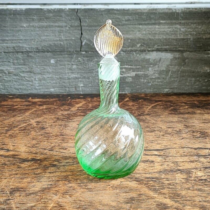 レトロ 色ガラス小瓶 香水瓶 グリーン 置物 インテリア 現状品 digjunkmarket