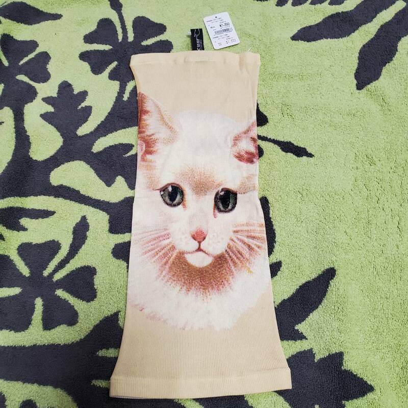 あちゃちゅむ　猫　腹巻き　ウエストウォーマー　白ねこ　ムチャチャ　女の子シールタグ付き新品