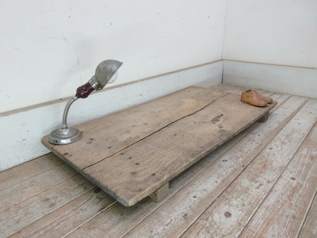 古い木味の作業台J311　　　　　　　　アンティーク裁板まな板テレビ台ローテーブル天板長テーブル店舗什器カフェ什器無垢材古家具