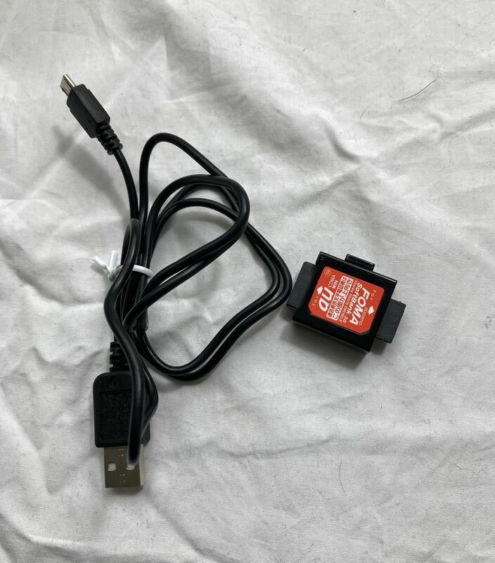 ★FOMA/au 3G用コネクタ付USBケーブル