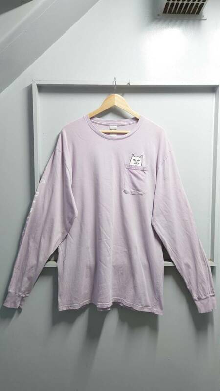 RIPNDIP Lord Nermal Pocket Long Sleeve ラベンダー XL ポケット付き 長袖 Tシャツ ロンティー 袖プリント入り リップンディップ