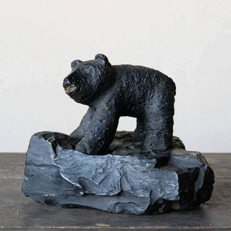 石炭彫の熊 置物 オブジェ 古道具 古民芸 骨董 アンティーク 飾り 木彫り熊のお好きな方に