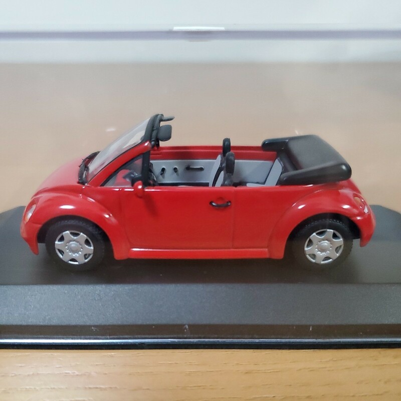 1/43 ミニチャンプス/Volkswagen Beetle Concept Car Cabriolet 1994/フォルクスワーゲン ビートル コンセプトカー カブリオレ レッド