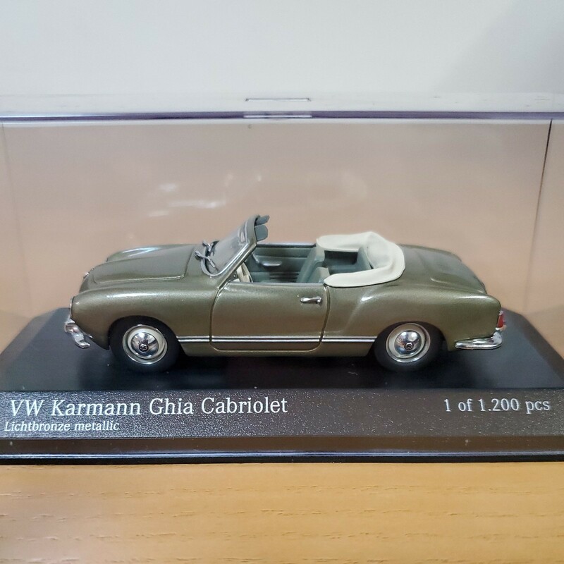 1/43 ミニチャンプス/VW Karmann Ghia Cabriolet 1957 Lichtbronze metallic/フォルクスワーゲン カルマンギア ライトブロンズメタリック