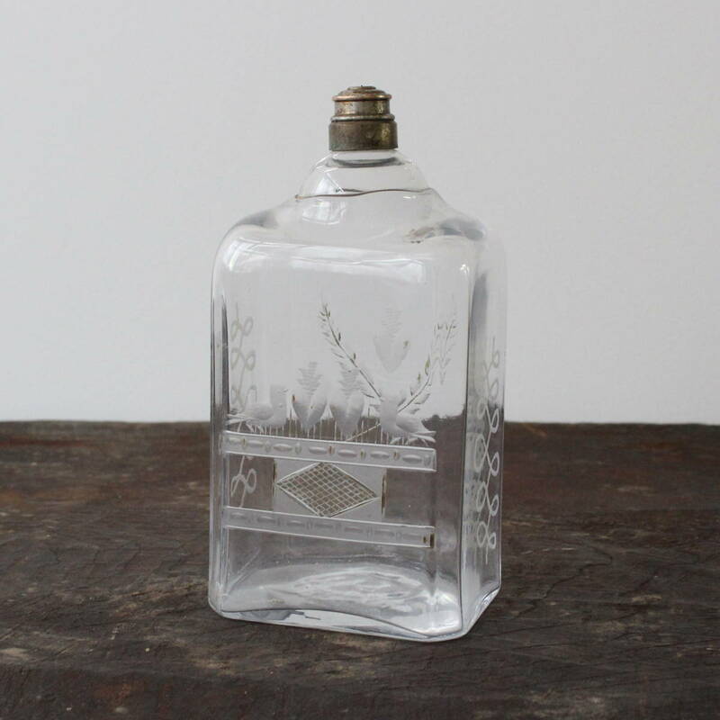19世紀 ヨーロッパ ガラス角瓶 酒瓶 ケースボトル 硝子 アンティーク 古道具 オランダ ハートに鳥紋 幾何学 民藝 ジンボトル 骨董 古美術