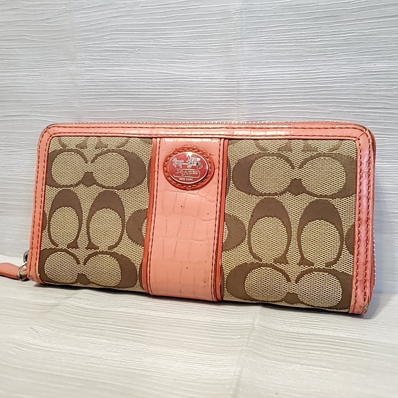 1020 COACH コーチ 長財布 ロングウォレット ラウンドファスナー キャンバス レザー シグネチャー ロゴ 小銭入れ 札入れ カード ピンク系