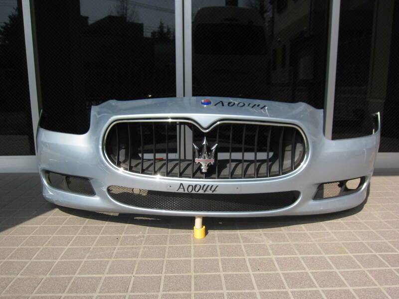 Maserati マセラティ クアトロポルテ 純正 フロントバンパー 水色系 ※品番確認出来ず…　A0044 