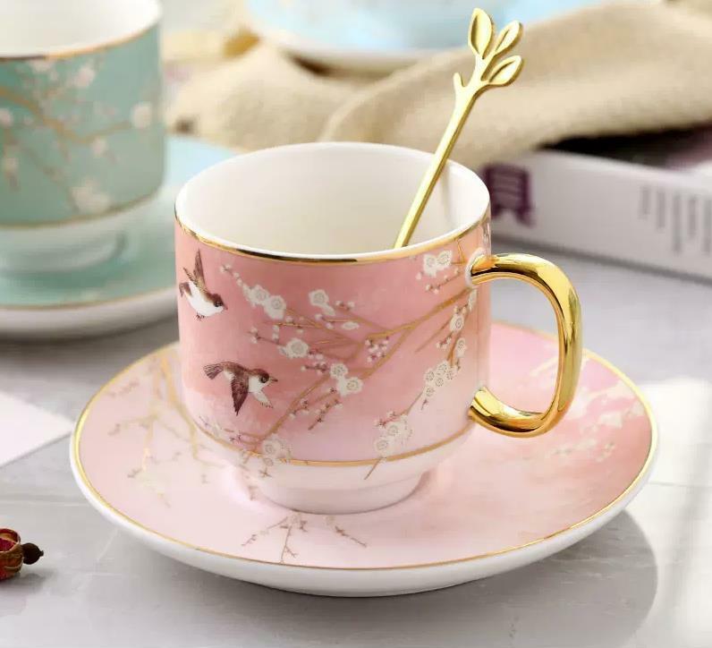 梅と小鳥　カップとソーサー　4客セット　スプーン付き　ins tiktok 紅茶　コーヒー 茶器 　ラミックス　洋食器 ピンク