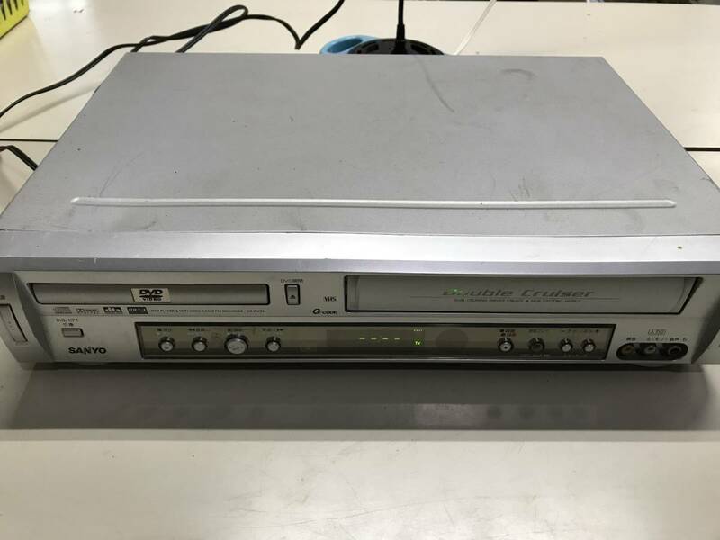 ◎ヤYS1706★中古品　通電のみ動作未確認　サンヨー SANYO　DVDプレーヤー 一体型ビデオテープレコーダー VZ-DV2G型　ECM