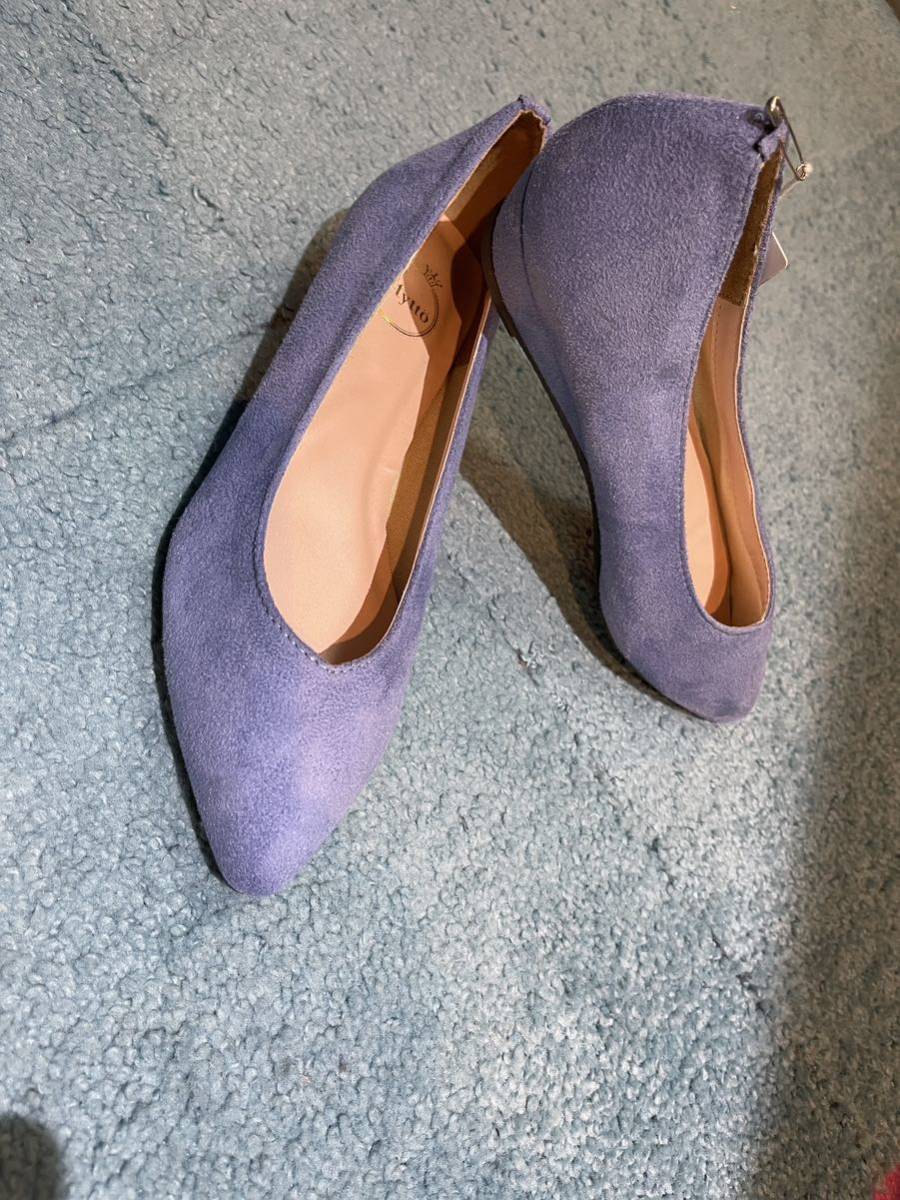 新品　アウトレット品　スェード低ヒールパンプス　サックス　sサイズ