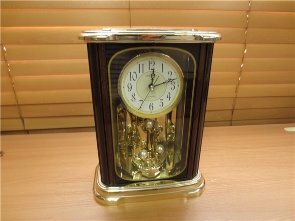 SEIKO　セイコークオーツ　BZ　315　置時計　回転飾りつき　時計稼動　中古