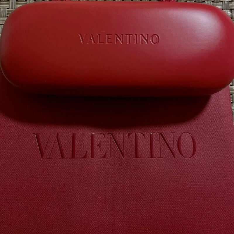 即決★VALENTINO ヴァレンティノ　メガネケース 赤 レッド 新品　眼鏡入れ　バレンチノ ケースのみ