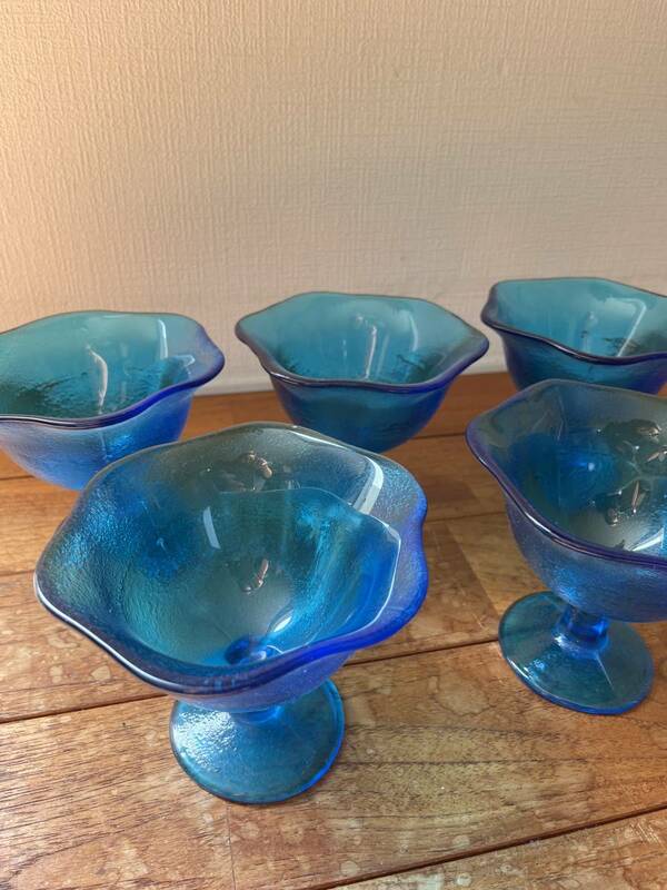 ★５個セット★パフェグラス　ガラス　ブルー　かき氷　レトロ　カフェ　アンティーク　モダン　デザート皿　スイーツ皿　食器