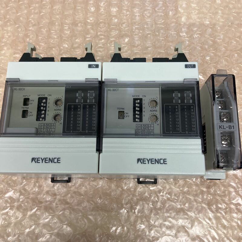 KEYENCE　KL-32CX　32点 コネクタ　KL-32CT　32点 コネクタ トランジスタ　KL-B1　連結ケーブル用アダプタ　C-697