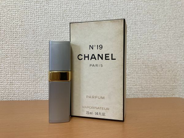 ■CHANEL シャネル 香水 PARIS N 19 パルファム PARFUM VAPORISATEUR 7.5ml 1/4 FL.OZ.■