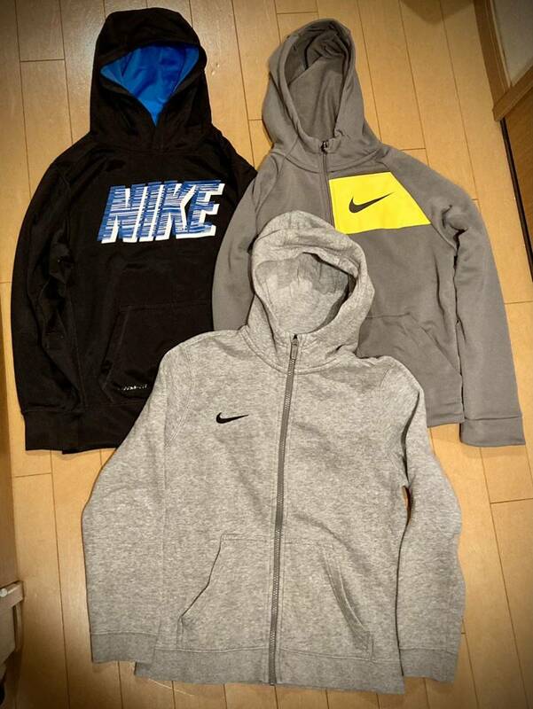 3枚　子供用M145㎝　ナイキNIKE パーカー　サッカーフットサル　スウェットパーカー スウォッシュ HOODY フーディ 長袖