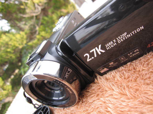 ☆きれいです。 CAMCORDER　HIGH DEFINITION デジタルズーム ビデオカメラ　 フル 2.7K 中古☆